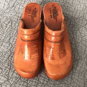 Fantastic Vintage Clogs!